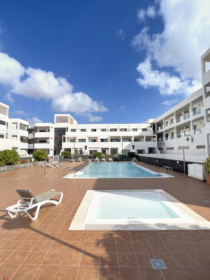 Willa Rosa Gadis Costa Teguise